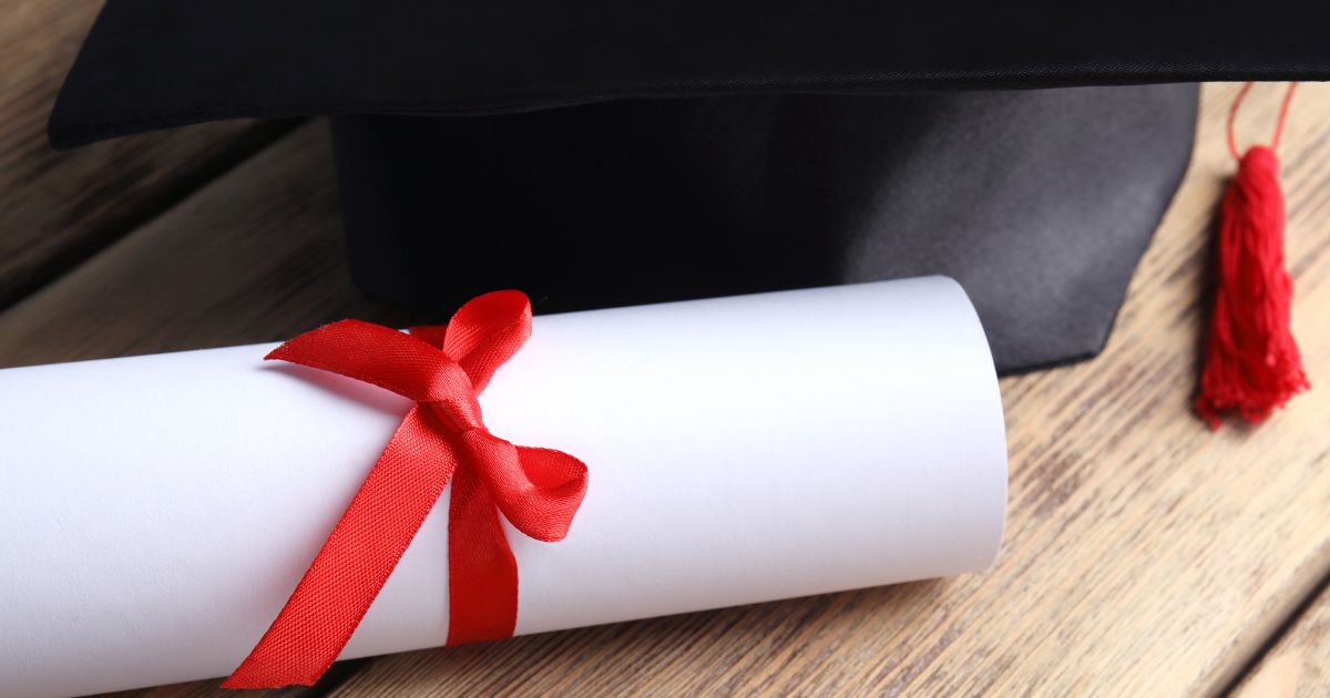 Diploma vs. Degree: What's the Difference?